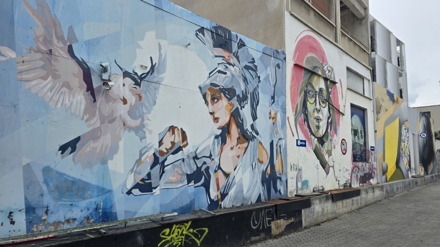 טיול בעיר העתיקה של לימסול - רחוב של גרפיטי